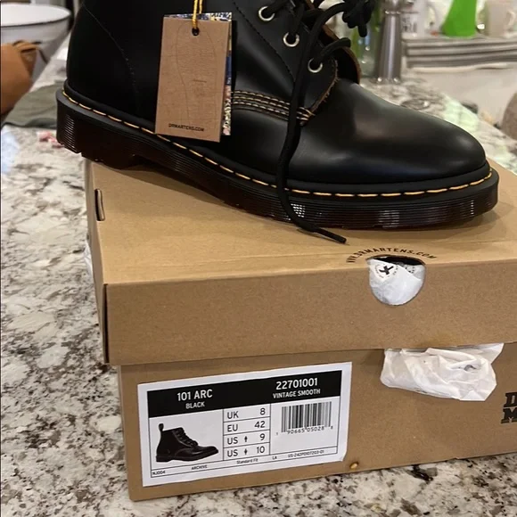 Size 10 dr. Martin boots brand new s-l400.jpg main image 3